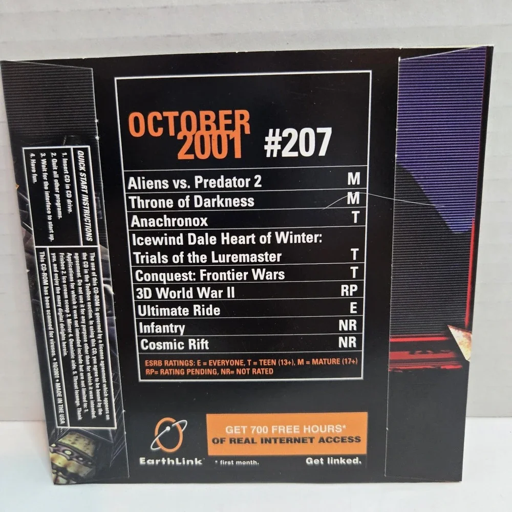 Computer Gaming World Aliens‎ VS Predator 2 PC Oct 2001 #207 W/ Sleeve EUC